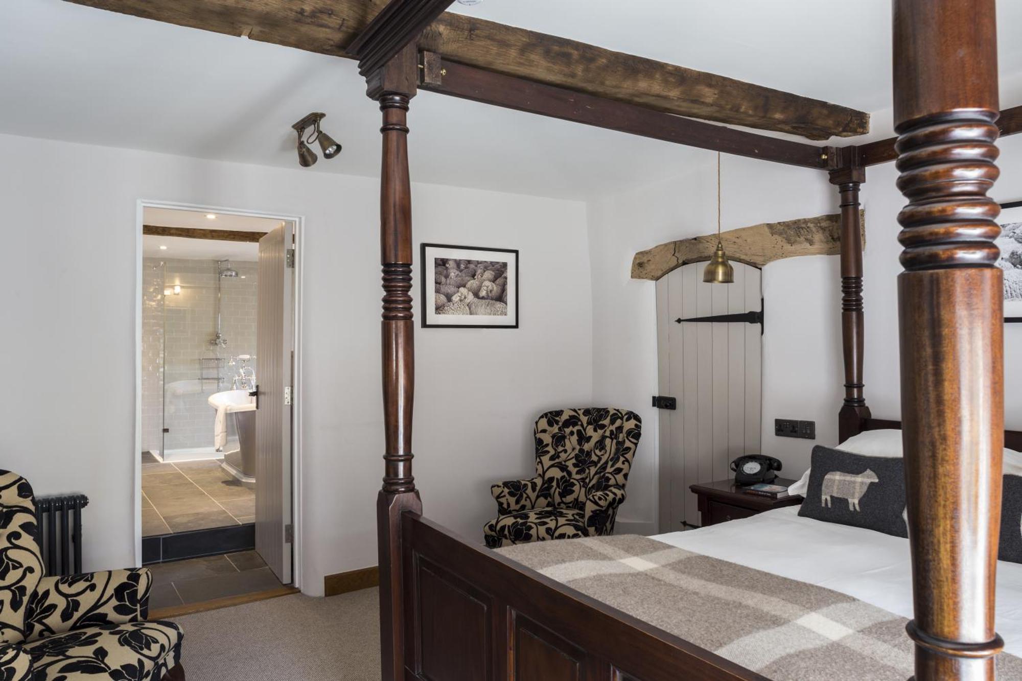 Tudor Farmhouse Hotel Клеарвэл Номер фото
